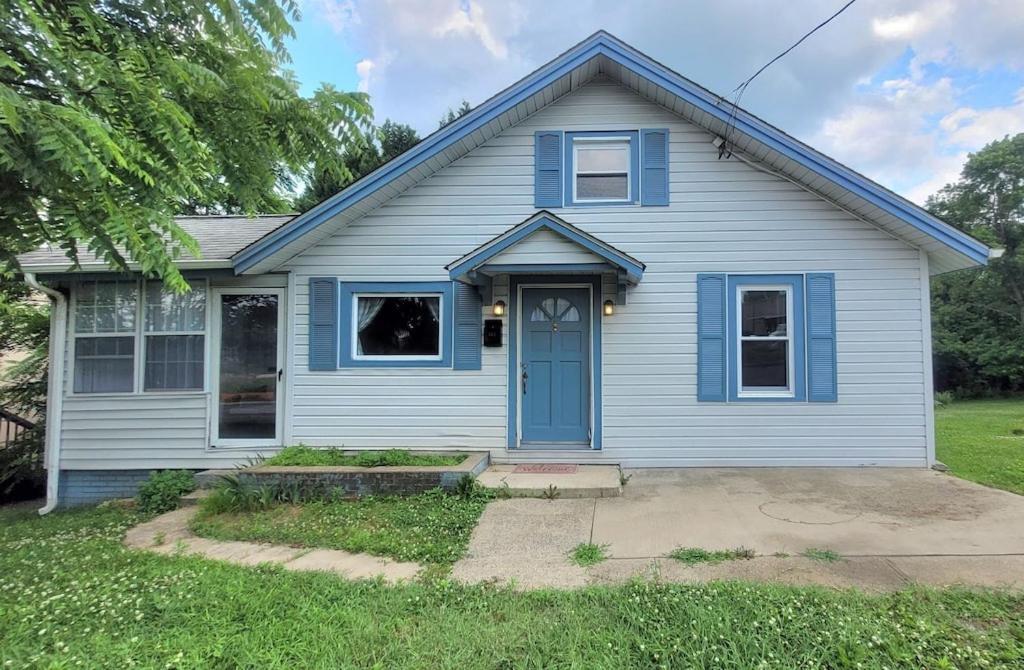 Charming 2 Bedroom 1 Bath Farm Style House Mount Airy Exterior photo